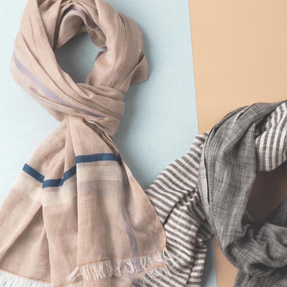 Bloom and Give Autumn Scarf in Eva - Picture 2 of 10